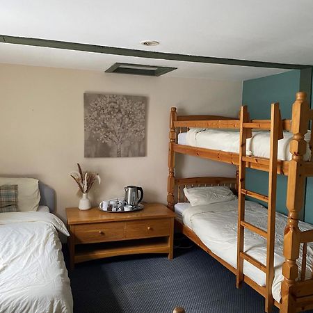 Loch Ness Backpackers Lodge Drumnadrochit Ngoại thất bức ảnh