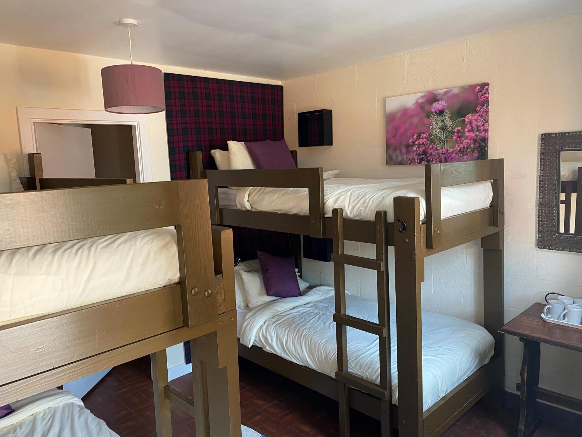 Loch Ness Backpackers Lodge Drumnadrochit Ngoại thất bức ảnh