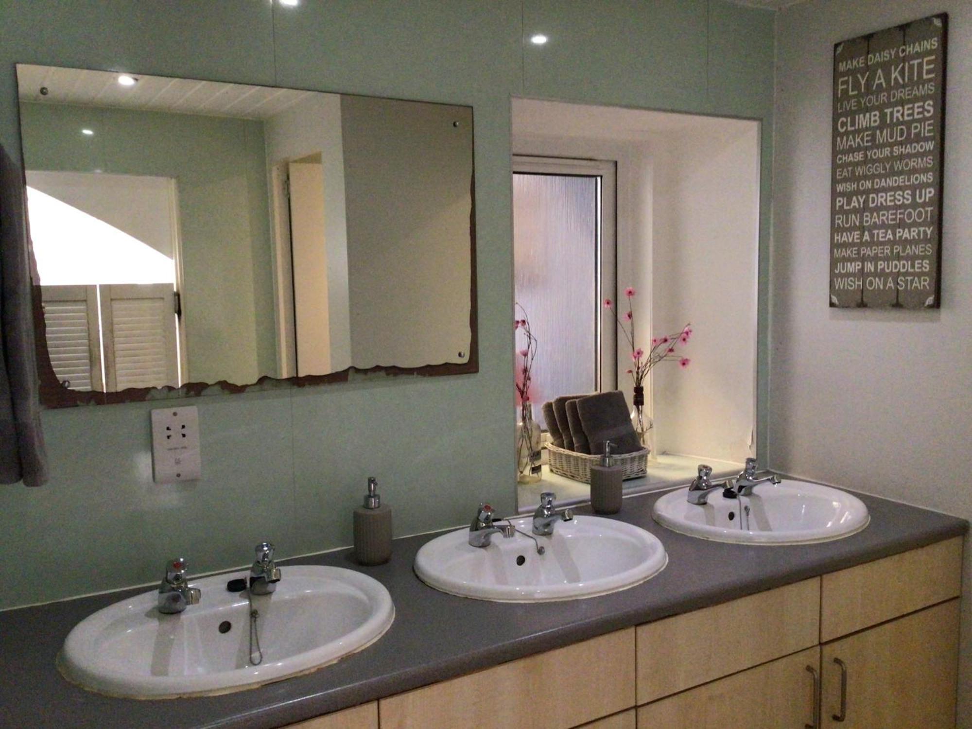 Loch Ness Backpackers Lodge Drumnadrochit Ngoại thất bức ảnh