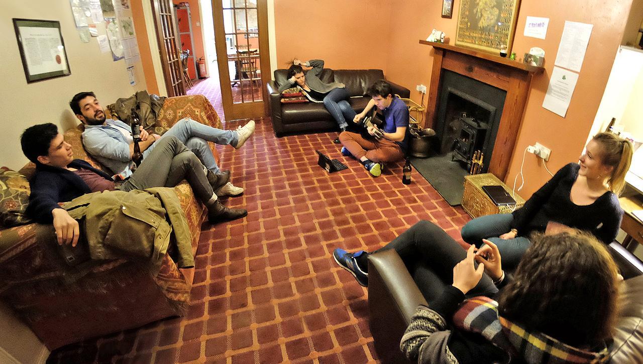 Loch Ness Backpackers Lodge Drumnadrochit Ngoại thất bức ảnh