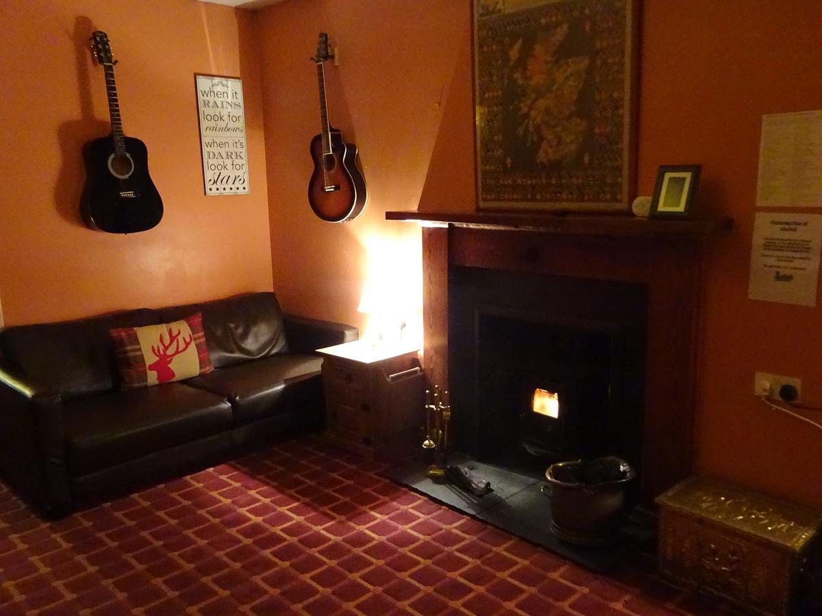 Loch Ness Backpackers Lodge Drumnadrochit Ngoại thất bức ảnh