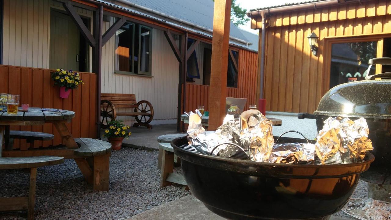 Loch Ness Backpackers Lodge Drumnadrochit Ngoại thất bức ảnh