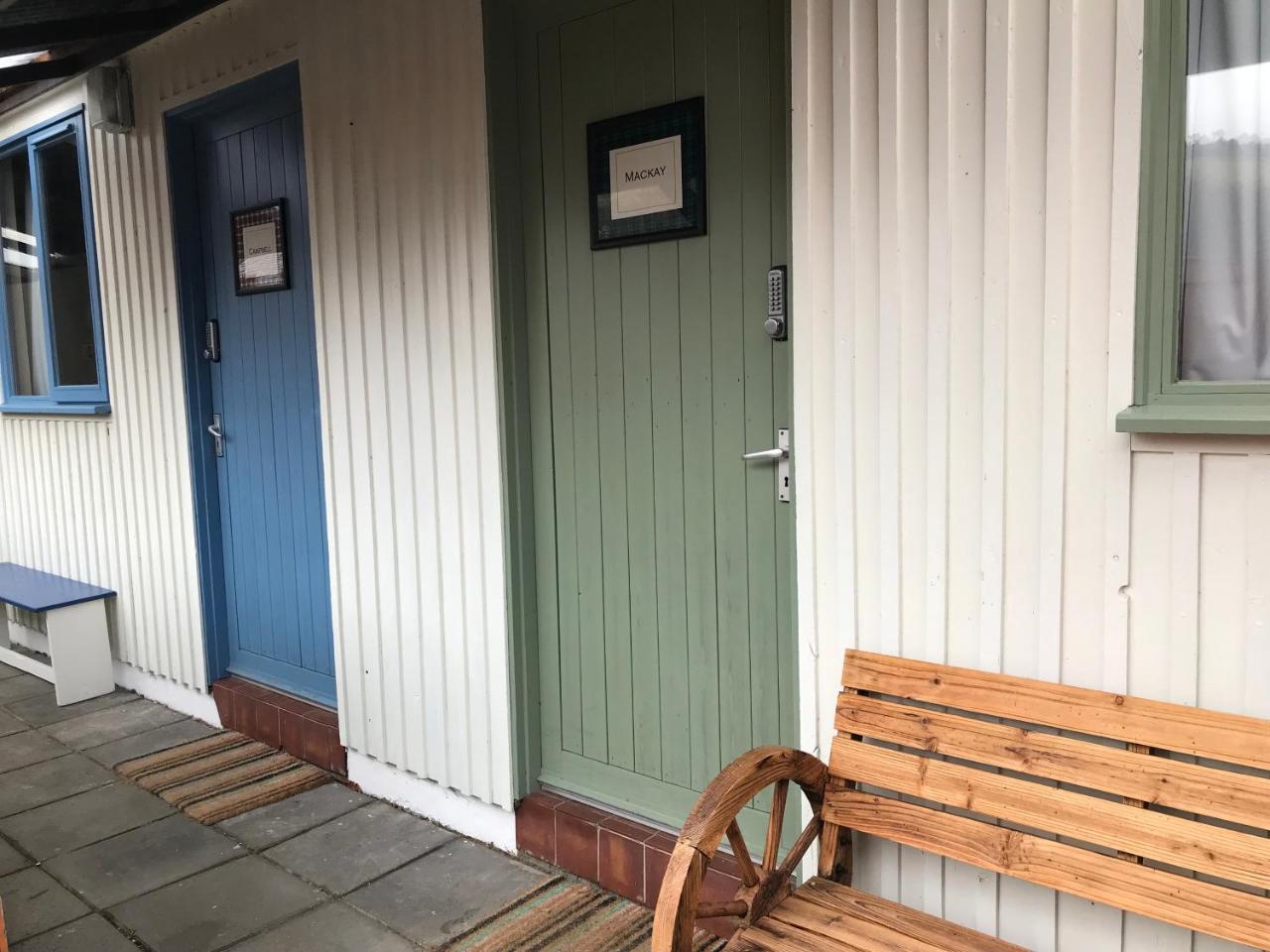 Loch Ness Backpackers Lodge Drumnadrochit Ngoại thất bức ảnh